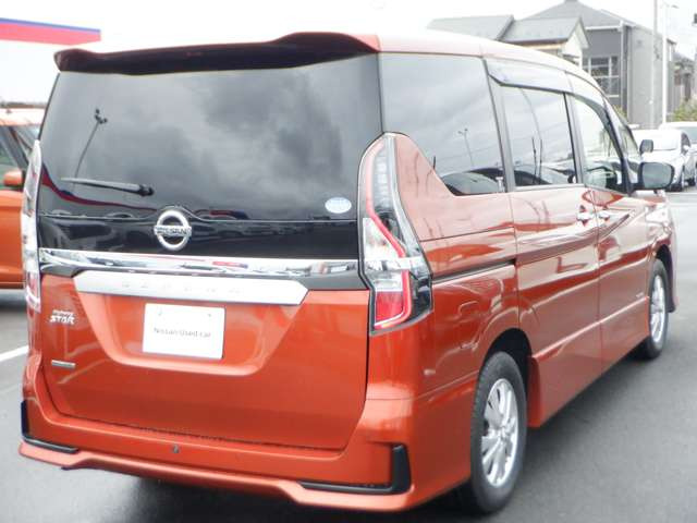 セレナ2.0 ハイウェイスターV 4WD