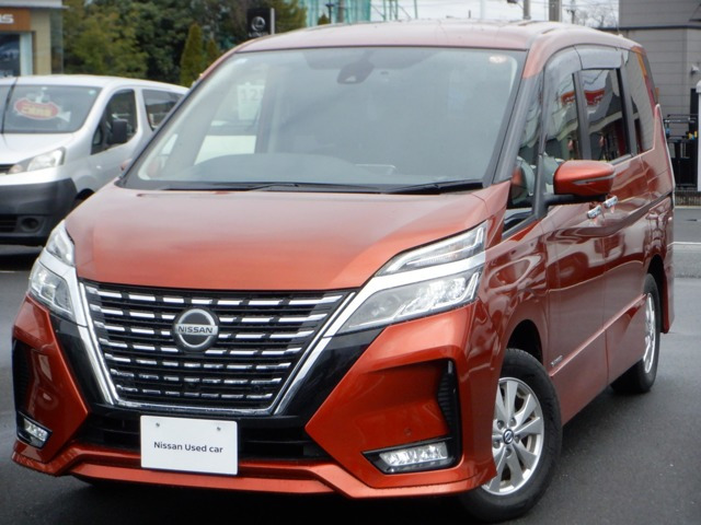 セレナ2.0 ハイウェイスターV 4WD