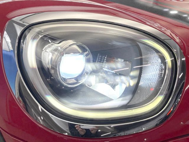 ��LED�w�b�h���C�g:��ԑ��s�����ǍD�Ȏ��E���m�ۂ����S���ĉ^�]�ł��鍂�P�xLED�w�b�h���C�g�𑕔�!�_�����x�������A����d�͂��}�����Ă��܂��B