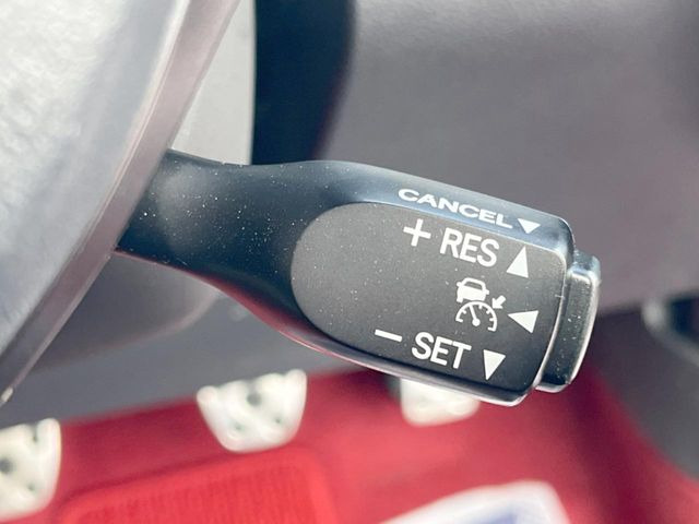 �y�N���[�Y�R���g���[���z�������H�����N���N���s�B�A�N�Z���𗣂��Ă���葬�x�ő��s���ł��A�������^�]���̕��S���y��!�����E�������ȒP�ȃX�C�b�`����Œ����ł��܂��B