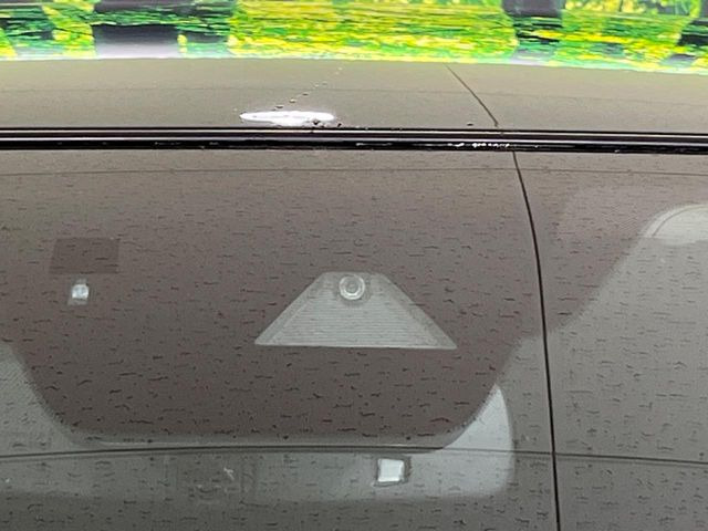 �yi-ACTIVESENSE�z���s���ɑO���̎ԗ�����F�����A�Փ˂������Ȏ��͌x��ƃu���[�L�ŏՓˉ���Ɣ�Q�y�����A�V�X�g�B�����S�Ƀh���C�u�����y���݂��������܂��B