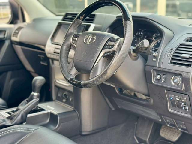 当店ではご契約頂きましたお客様にドライブレコーダーやガラスコーティング施工など、お値段を抑えてご提供させて頂いております。詳細はスタッフまでお気軽にお問い合わせくださいませ。