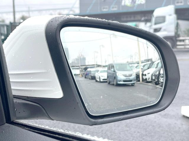 ���u���C���h�A�V�X�g�Z���T�[:���p����̎Ԃ����m���A�h���C�o�[���Ԑ��ύX���s���ۂɁA�x�����Ƌ��ɒ��ӂ𑣂��Ă������S�x���@�\�ł�!