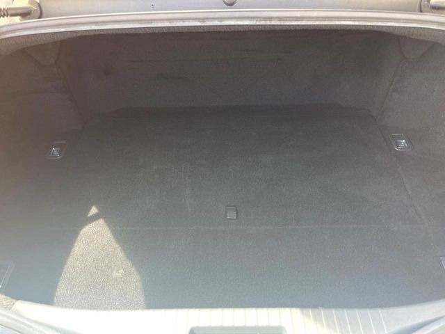 ���i�̂���������ʋ΁A���}���ɏ\���ȉ׎��X�y�[�X���m�ۂ��Ă���܂��B