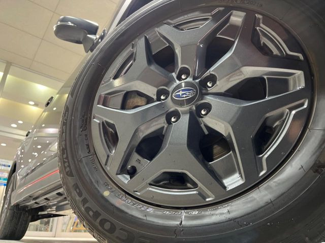 �y����17�C���`�A���~�z�C�[���z�O�ςɃ}�b�`���������A���~�z�C�[���𑕒����Ă���܂��B�e��ЊO�A���~�z�C�[����A�X�^�b�h���X�^�C�����戵�����Ă���܂��B���񂲑��k����������