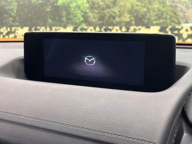 �y8.8�^�}�c�_�R�l�N�g�i�r�z�ԓ��̕��͋C�Ƀ}�b�`������̌^�^�C�v�̃i�r�B�e����q�ݒ��Bluetooth�Đ����A�l�X�ȋ@�\���y���߂܂��B