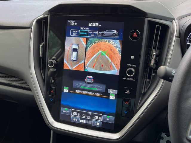 �y�}���`�e���C�����j�^�[�z�Ԃ̃t�����g��T�C�h�̃J�����摜�𓯎��Ƀ��j�^�[�\�����邱�ƂŁA���H�⋷�����𑖍s���ł����͂̏󋵊m�F���ł����S!�{�iSUV�ɂ��ꂵ�������ł���