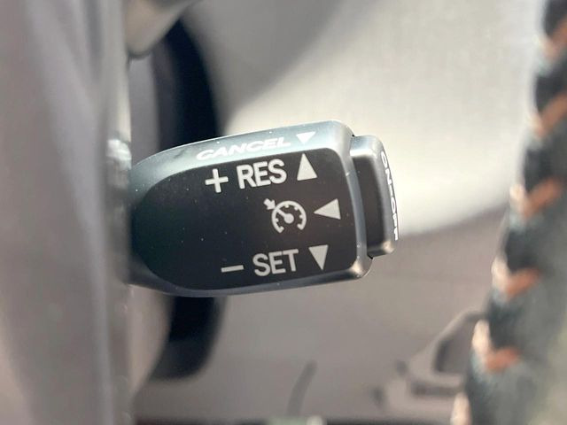 �y�N���[�Y�R���g���[���z�������H�����N���N���s�B�A�N�Z���𗣂��Ă���葬�x�ő��s���ł��A�������^�]���̕��S���y��!�����E�������ȒP�ȃX�C�b�`����Œ����ł��܂��B