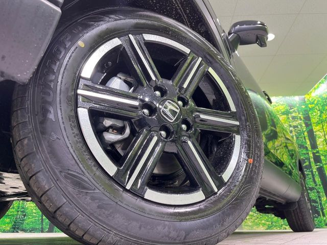 �y����16�C���`�A���~�z�C�[���z�O�ςɃ}�b�`���������A���~�z�C�[���𑕒����Ă���܂��B�e��ЊO�A���~�z�C�[����A�X�^�b�h���X�^�C�����戵�����Ă���܂��B���񂲑��k����������