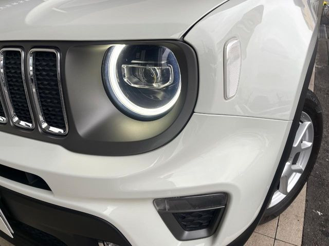 ●LEDヘッドライト:高寿命LEDヘッドライトで、安全運転を支える良好な視界を!