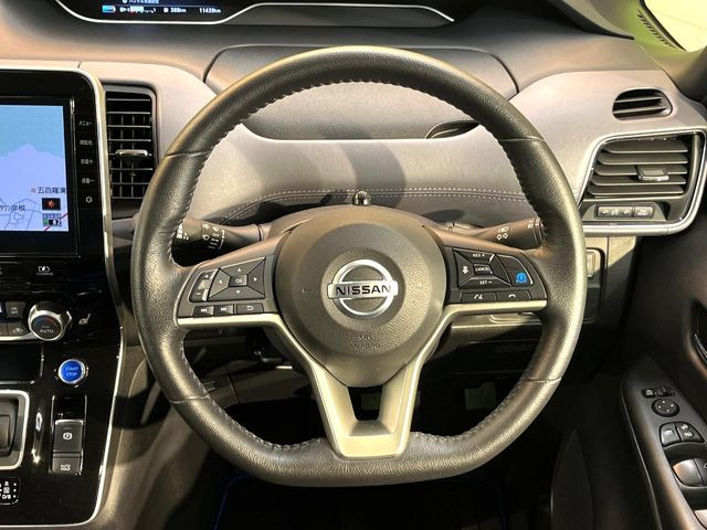 �y�����v�����X�e�A�����O�z�㎿�Ȋv���g�p���邱�ƂŁA��ɂ����������݂ƂĂ��^�]���₷���n���h���ł���