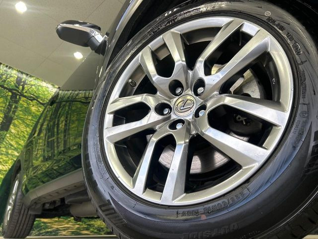 �y����18�C���`�A���~�z�C�[���z�O�ςɃ}�b�`���������A���~�z�C�[���𑕒����Ă���܂��B�e��ЊO�A���~�z�C�[����A�X�^�b�h���X�^�C�����戵�����Ă���܂��B���񂲑��k����������