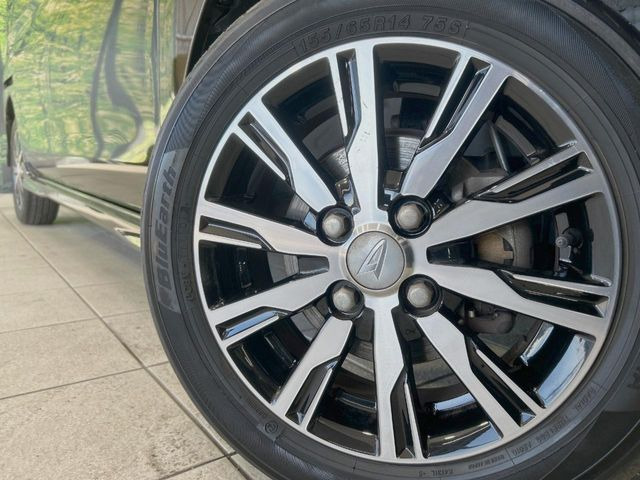 �y����14�C���`�A���~�z�C�[���z�O�ςɃ}�b�`���������A���~�z�C�[���𑕒����Ă���܂��B�e��ЊO�A���~�z�C�[����A�X�^�b�h���X�^�C�����戵�����Ă���܂��B���񂲑��k����������