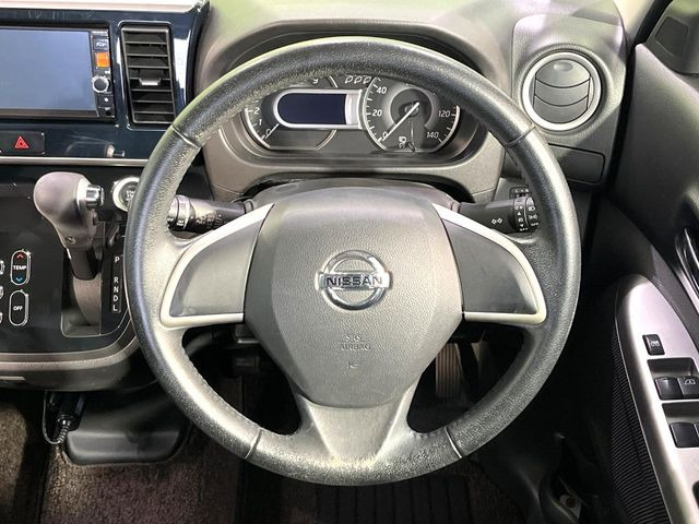 �y�����v�����X�e�A�����O�z�㎿�Ȋv���g�p���邱�ƂŁA��ɂ����������݂ƂĂ��^�]���₷���n���h���ł���