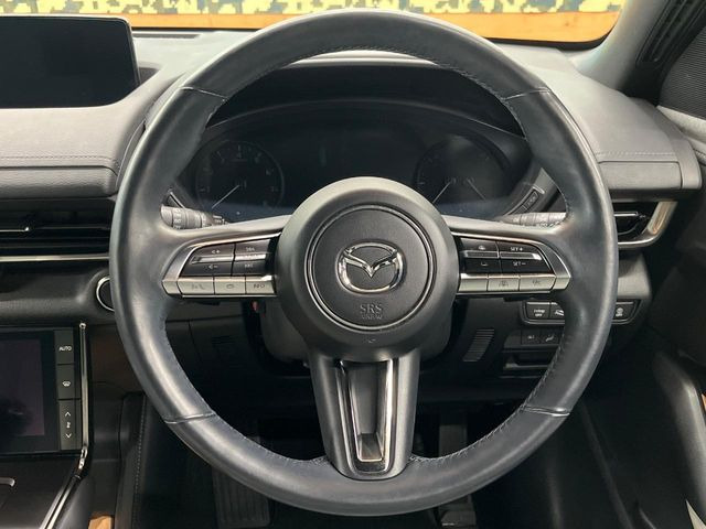 �y�����v�����X�e�A�����O�z�㎿�Ȋv���g�p���邱�ƂŁA��ɂ����������݂ƂĂ��^�]���₷���n���h���ł���