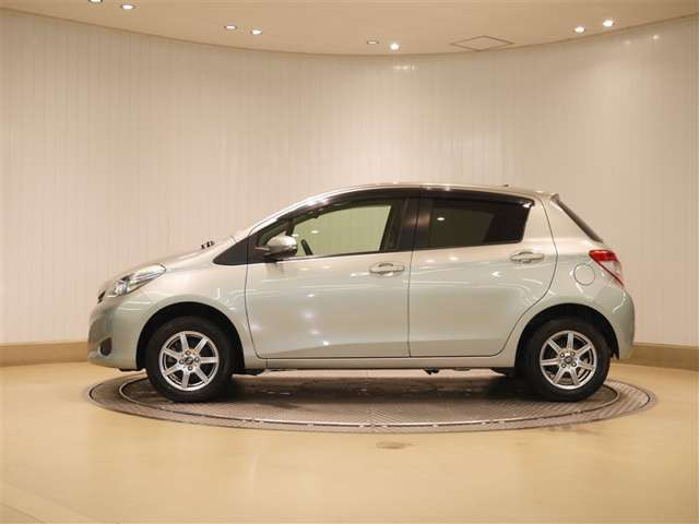 ヴィッツ1.3 F 4WD