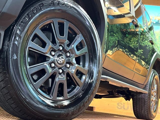 �y����18�C���`�A���~�z�C�[���z�O�ςɃ}�b�`���������A���~�z�C�[���𑕒����Ă���܂��B�e��ЊO�A���~�z�C�[����A�X�^�b�h���X�^�C�����戵�����Ă���܂��B���񂲑��k����������