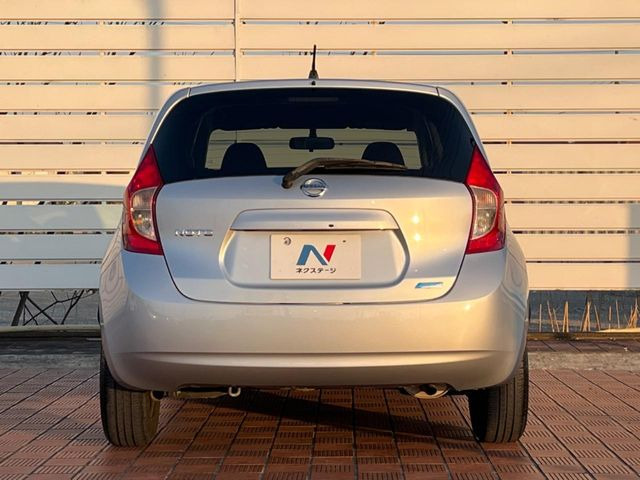 安心の最長10年・走行無制限保証(有償)をご用意。保証内容も充実はもちろん、無料点検&オイル交換や、年中無休の全国・24時間ロードサービスも付帯されておりますのでご安心下さい。