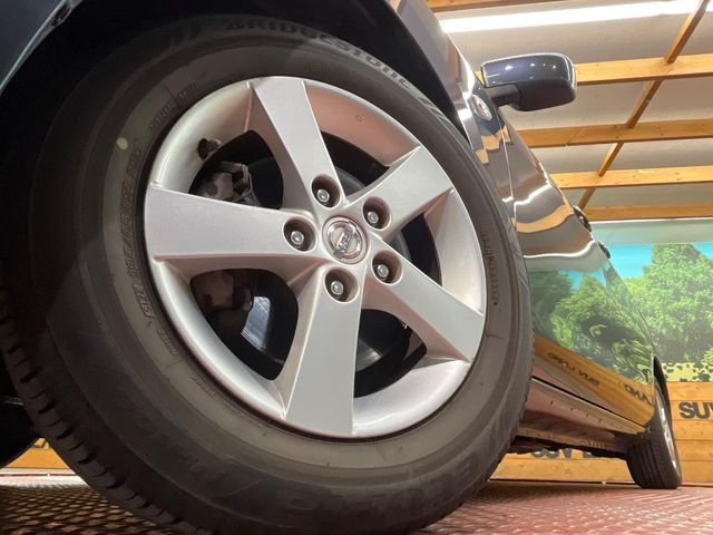 �y����15�C���`�A���~�z�C�[���z�O�ςɃ}�b�`���������A���~�z�C�[���𑕒����Ă���܂��B�e��ЊO�A���~�z�C�[����A�X�^�b�h���X�^�C�����戵�����Ă���܂��B���񂲑��k����������