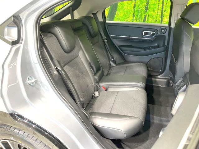 ���i���ȃI���W�i���t���A�}�b�g���I�v�V�����ɂĂ��p�ӂ��Ă���܂��B���D���ȃf�U�C����J���[�����Ԃɍ��킹�đI��ł����������Ƃ��ł��܂���