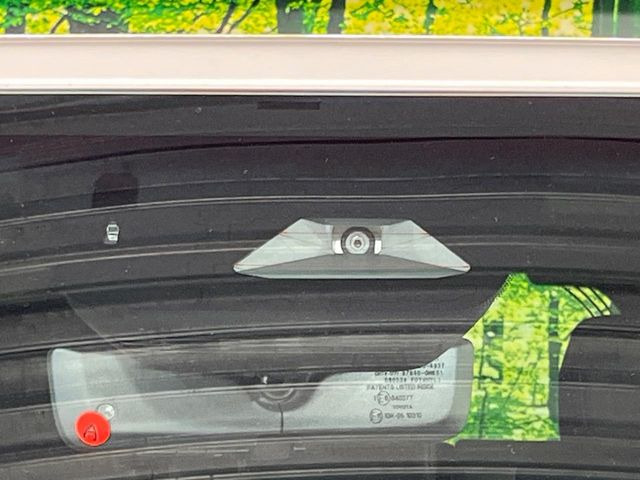 �y�g���^�Z�[�t�e�B�Z���X�z���s���ɑO���̎ԗ�����F�����A�Փ˂������Ȏ��͌x��ƃu���[�L�ŏՓˉ���Ɣ�Q�y�����A�V�X�g�B�����S�Ƀh���C�u�����y���݂��������܂��B