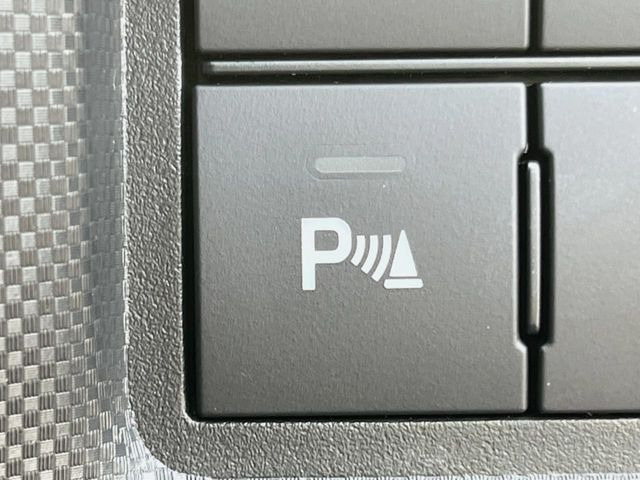 【コーナーセンサー】バンパーに付いたセンサーが障害物を検知!一定の距離に近づくとアラートで教えてくれます♪狭い駐車スペースや車庫入れ時も安心ですね☆