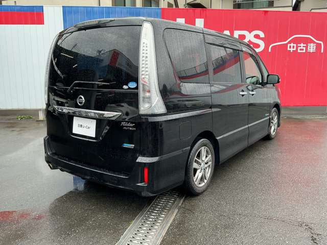 セレナ2.0 ライダー ブラックライン S-HYBRID