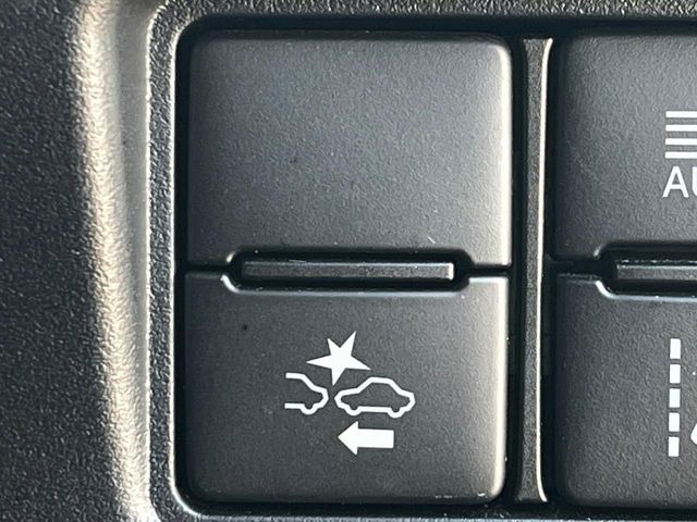 �y�g���^�Z�[�t�e�B�Z���X�z���s���ɑO���̎ԗ�����F�����A�Փ˂������Ȏ��͌x��ƃu���[�L�ŏՓˉ���Ɣ�Q�y�����A�V�X�g�B�����S�Ƀh���C�u�����y���݂��������܂��B