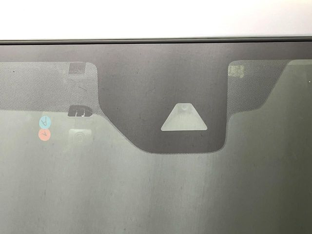 �y�C���e���W�F���g�G�}�[�W�F���V�[�u���[�L�z�t�����g�J�����őO���̎ԗ�����s�҂����m�B�Փ˂������Ȏ��͏Փ˔�Q�y���u���[�L���쓮�A�Փˉ�����T�|�[�g�B�����S�Ƀh���C�u�����y���݂��������܂��B