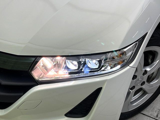 �yLED�w�b�h���C�g�z���V����ԑ��s�����ǍD�Ȏ��E���m�ۂ����S���ĉ^�]�ł��鍂�P�xLED�w�b�h���C�g�𑕔�!�_�����x�������A����d�͂��}�����Ă��܂��B