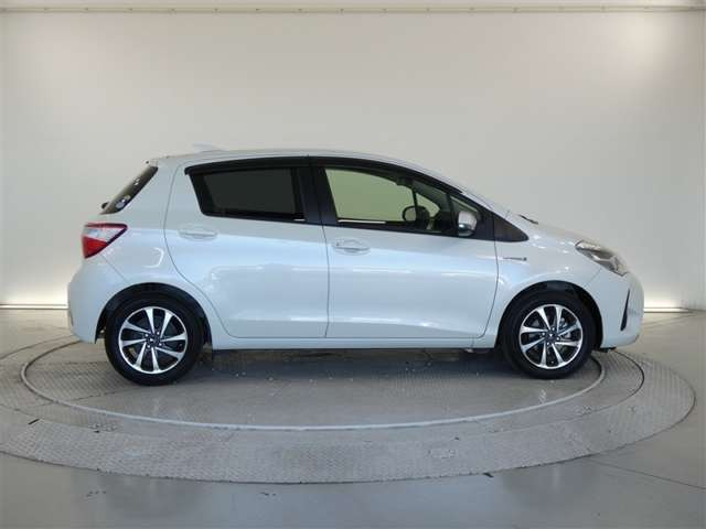 ヴィッツ1.5 ハイブリッド U