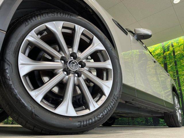 �y����20�C���`�A���~�z�C�[���z�O�ςɃ}�b�`���������A���~�z�C�[���𑕒����Ă���܂��B�e��ЊO�A���~�z�C�[����A�X�^�b�h���X�^�C�����戵�����Ă���܂��B���񂲑��k����������