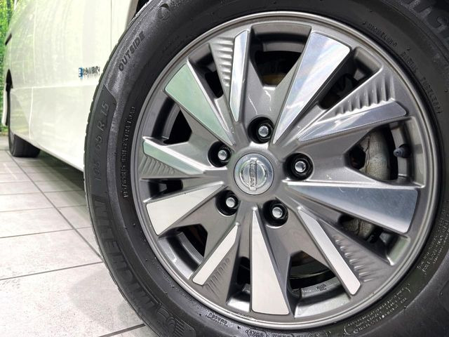 �y����15�C���`�A���~�z�C�[���z�O�ςɃ}�b�`���������A���~�z�C�[���𑕒����Ă���܂��B�e��ЊO�A���~�z�C�[����A�X�^�b�h���X�^�C�����戵�����Ă���܂��B���񂲑��k����������