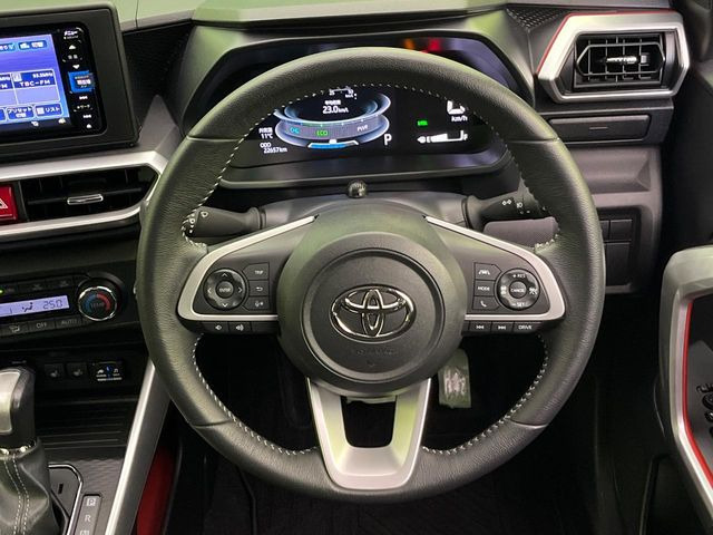 �y�����v�����X�e�A�����O�z�㎿�Ȋv���g�p���邱�ƂŁA��ɂ����������݂ƂĂ��^�]���₷���n���h���ł���