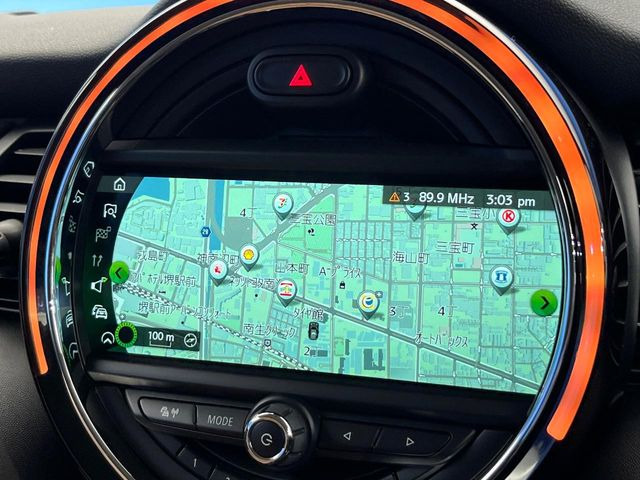 �������i�r:��̊��̂���i�r�́A����������ԓ������o���Ă���܂��B�I�[�f�B�I�@�\���[�����Ă���܂��̂ŁA�^�]�����y���߂܂���