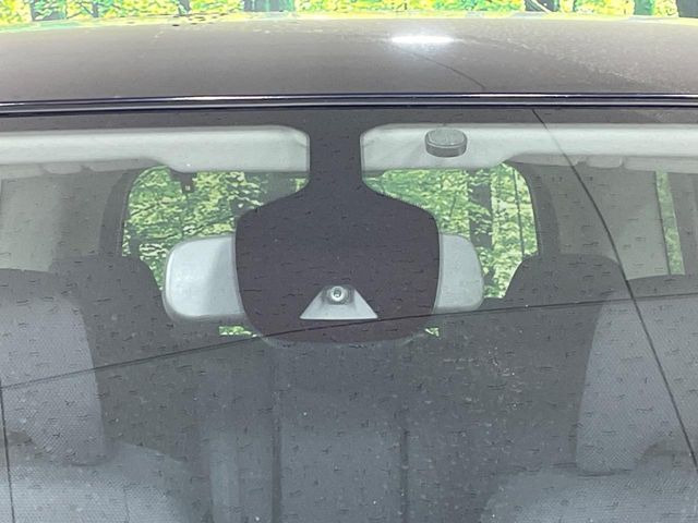 �y�G�}�[�W�F���V�[�u���[�L�z���s���ɑO���̎ԗ�����F�����A�Փ˂������Ȏ��͌x��ƃu���[�L�ŏՓˉ���Ɣ�Q�y�����A�V�X�g�B�����S�Ƀh���C�u�����y���݂��������܂��B