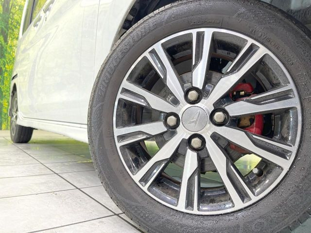 �y����14�C���`�A���~�z�C�[���z�O�ςɃ}�b�`���������A���~�z�C�[���𑕒����Ă���܂��B�e��ЊO�A���~�z�C�[����A�X�^�b�h���X�^�C�����戵�����Ă���܂��B���񂲑��k����������