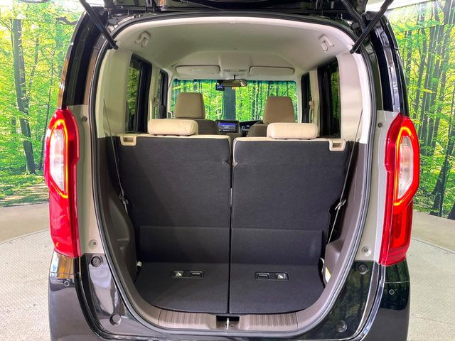 普段のお買い物や通勤、送迎等に十分な荷室スペースを確保しております。セカンドシートを倒すと、大きな荷物の積載も可能です♪