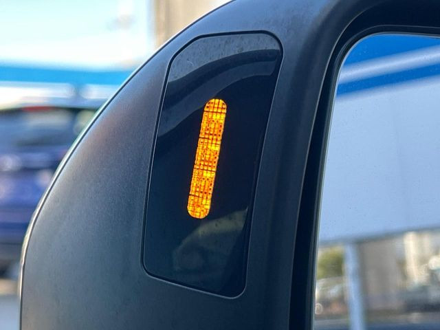 �y�����r�[�N���f�B�e�B�N�V�����z���s���A�h�A�~���[�̎��p�ɂȂ�₷���ӏ��Ɍ㑱�Ԃ��ڋ߂���ƃT�C�h�~���[�t�߂Ɍx����\���A�h���C�o�[�ɒ��ӊ��N�ƁA����̍ۂ̓n���h��������A�V�X�g�����܂��B