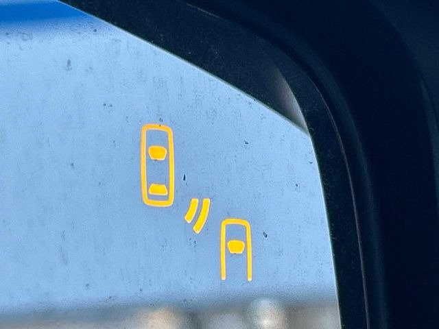 �y�����r�[�N���f�B�e�B�N�V�����z���s���A�h�A�~���[�̎��p�ɂȂ�₷���ӏ��Ɍ㑱�Ԃ��ڋ߂���ƃT�C�h�~���[�t�߂Ɍx����\���A�h���C�o�[�ɒ��ӊ��N�ƁA����̍ۂ̓n���h��������A�V�X�g�����܂��B