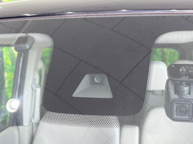 �y�O�He-Assist�z���s���ɑO���̎ԗ�����F�����A�Փ˂������Ȏ��͌x��ƃu���[�L�ŏՓˉ���Ɣ�Q�y�����A�V�X�g�B�����S�Ƀh���C�u�����y���݂��������܂��B