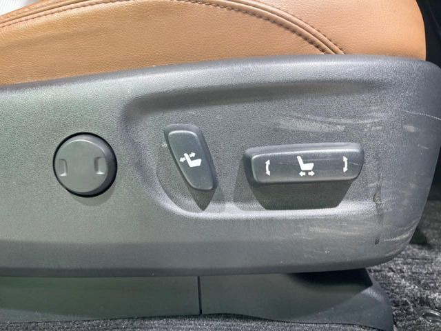 【パワーシート】スイッチ一つで簡単にシートの微調整が可能!電動だから力もいりません!快適なシートポジションにセットして、快適なドライブをお楽しみください。