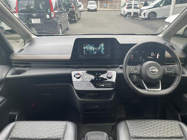 セレナ1.4 e-POWER ハイウェイスターV