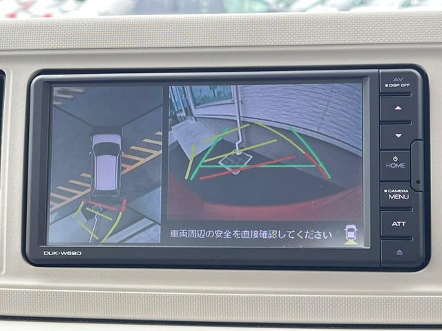 �y�p�m���}���j�^�[�z��p�̃J�����ɂ��A�ォ�猩���낵���悤�Ȏ��_��360�x�N���}�̎��͂��m�F���邱�Ƃ��ł��܂������p�������m�F���₷���A�����ꏊ�ł̐؂�Ԃ��⒓�Ԃ��X���[�Y�ɍs���܂��B