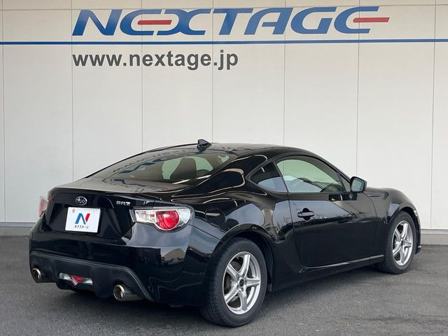 ��D�]�𒸂��Ă���܂��{�f�B�̒e�X�v���b�V���R�[�g���D�]��t���B�ʏ�̃K���X�R�[�g�ƈقȂ�A�ϋv�N��6�N�̖��@���K���X�R�[�e�B���O���A�{�f�B���L���C�ȏ�Ԃɕۂ��Ă���܂��B