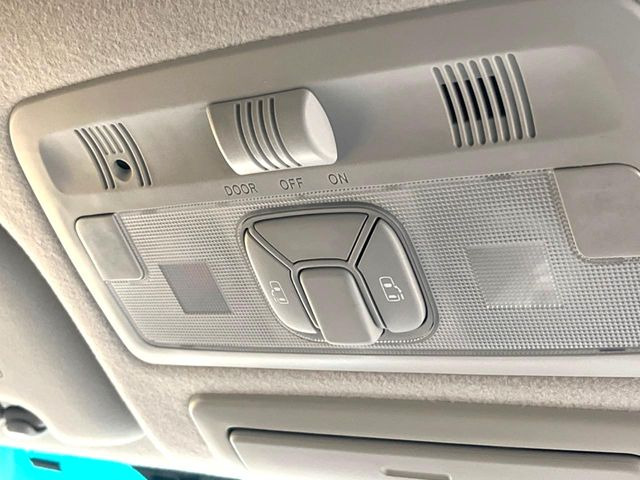 �y�����p���[�X���C�h�h�A�z�X�}�[�g�L�[��^�]�Ȃ̃X�C�b�`�Ō�ȗ����X���C�h�h�A�̊J���\���d��������͂����ăh�A���J����K�v�������A�����Ȃ��q�l�ł��ȒP�ɊJ���߂ł����K�ł���