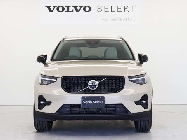 XC40ウルトラ B4 AWD ダークエディション 4WD