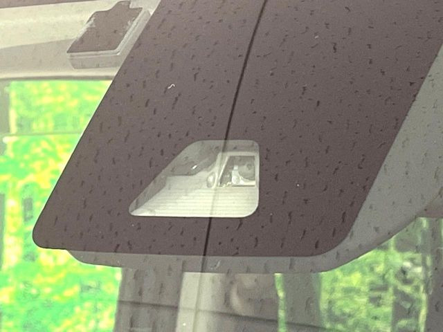 �y�g���^�Z�[�t�e�B�Z���X�z���s���ɑO���̎ԗ�����F�����A�Փ˂������Ȏ��͌x��ƃu���[�L�ŏՓˉ���Ɣ�Q�y�����A�V�X�g�B�����S�Ƀh���C�u�����y���݂��������܂��B