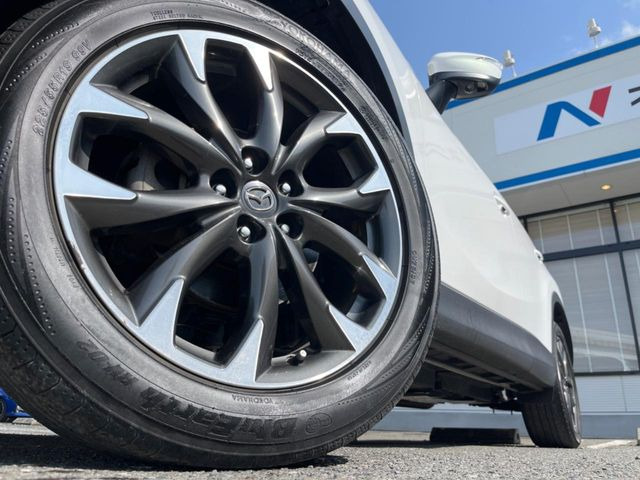 �y����19�C���`�A���~�z�C�[���z�O�ςɃ}�b�`���������A���~�z�C�[���𑕒����Ă���܂��B�e��ЊO�A���~�z�C�[����A�X�^�b�h���X�^�C�����戵�����Ă���܂��B���񂲑��k����������