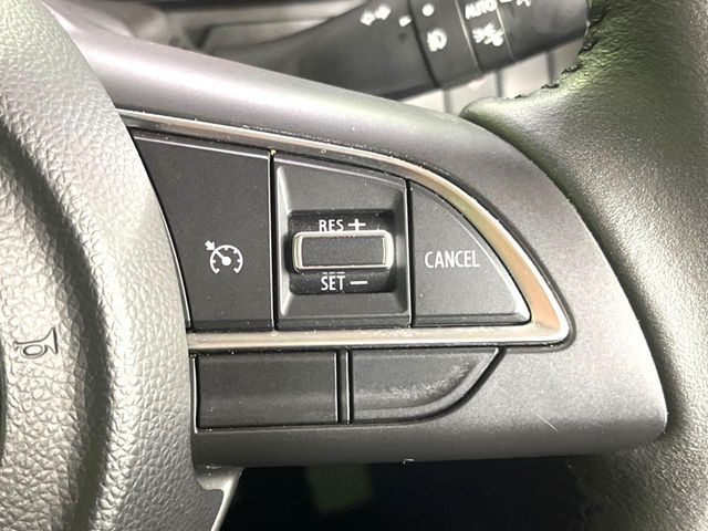 �y�N���[�Y�R���g���[���z�������H�����N���N���s�B�A�N�Z���𗣂��Ă���葬�x�ő��s���ł��A�������^�]���̕��S���y��!�����E�������ȒP�ȃX�C�b�`����Œ����ł��܂��B